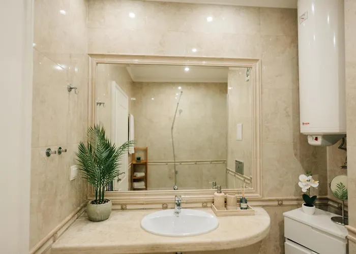 Grand Karavel - Luxury 1br + Parking アパート ヴァルナ